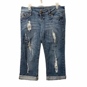 Vanity distressed Capri denim